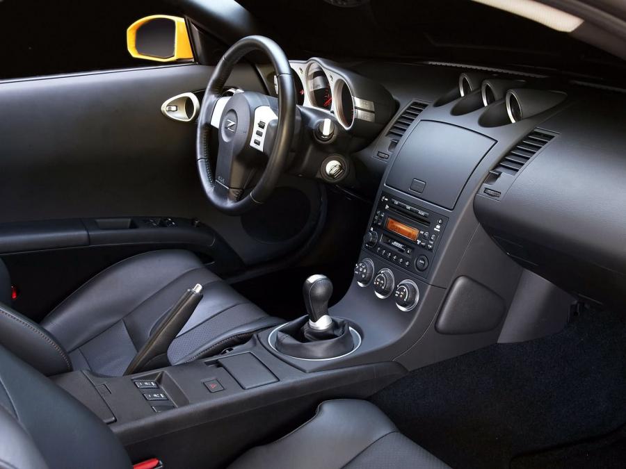  Nissan 350Z 35th anniversary 2004 года  (фото 10 из 33)